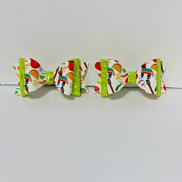 Bows - Picture 1 of 3